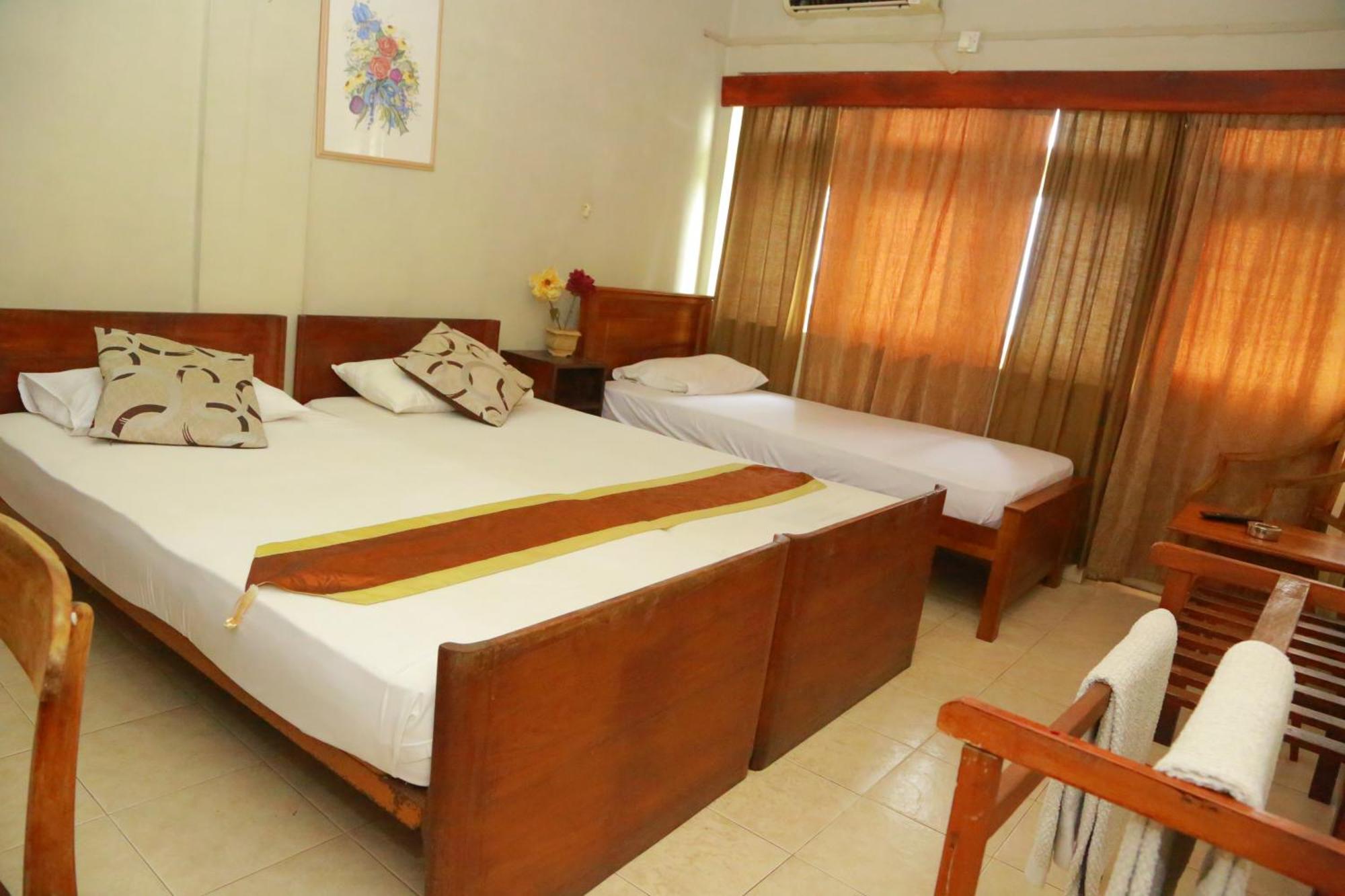 Ranveli Beach Hotel Dehiwala-Mount Lavinia Exterior foto