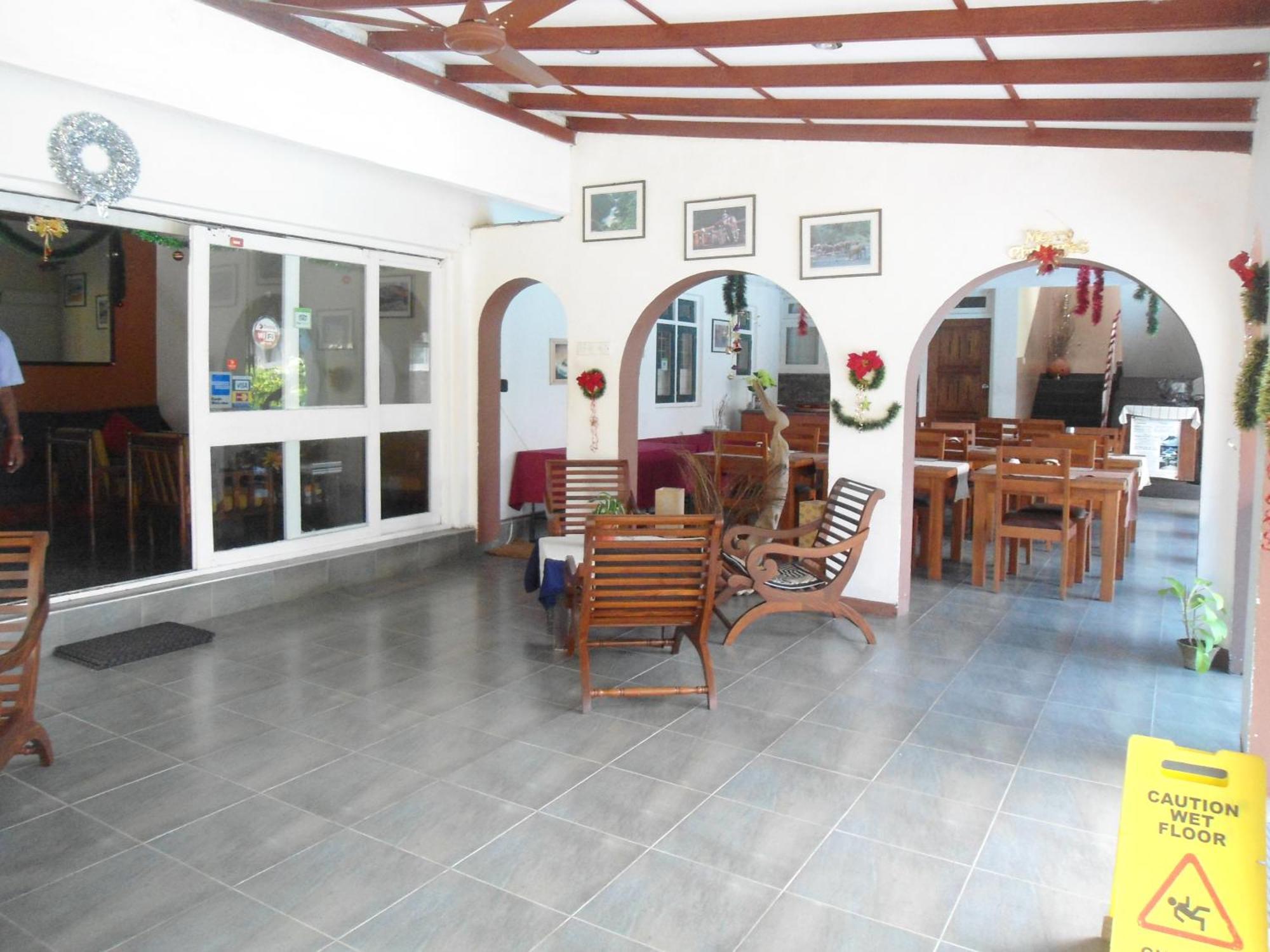 Ranveli Beach Hotel Dehiwala-Mount Lavinia Exterior foto