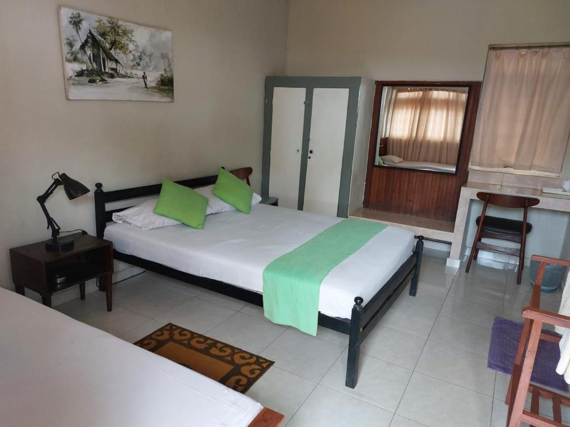 Ranveli Beach Hotel Dehiwala-Mount Lavinia Exterior foto