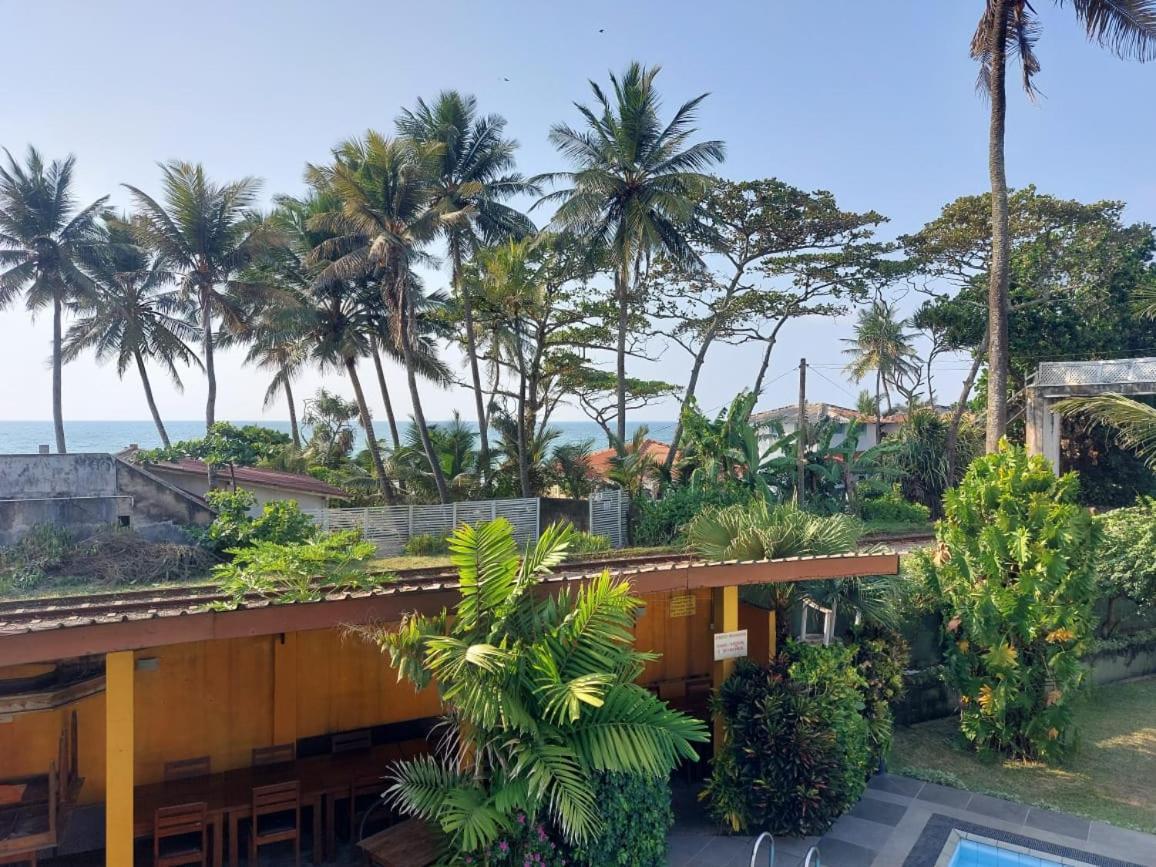 Ranveli Beach Hotel Dehiwala-Mount Lavinia Exterior foto